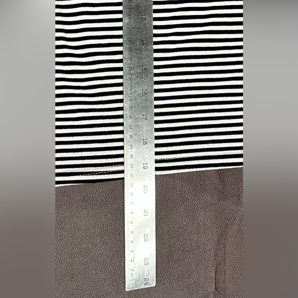 Black & White Stripe Sleeveless Dress with Tie Waist and Pockets - Picture 10 of 10